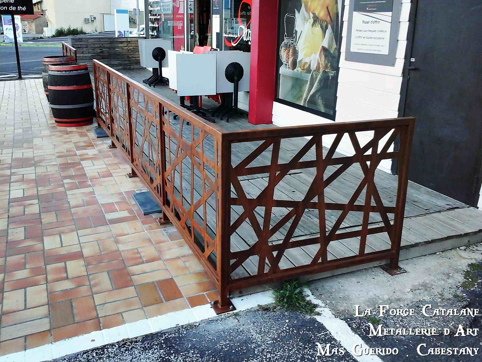 rambarde cloture moderne decoupe laser fer La Forge Catalane (2).jpg